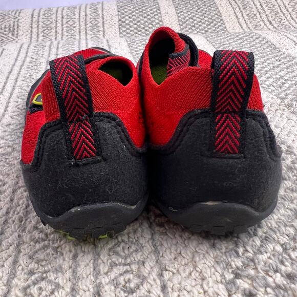 UBFEN Kids Water Shoes, Red Knit, Rubber Sole, Barefoot Aqua Swim Surf - Picture 5 of 10